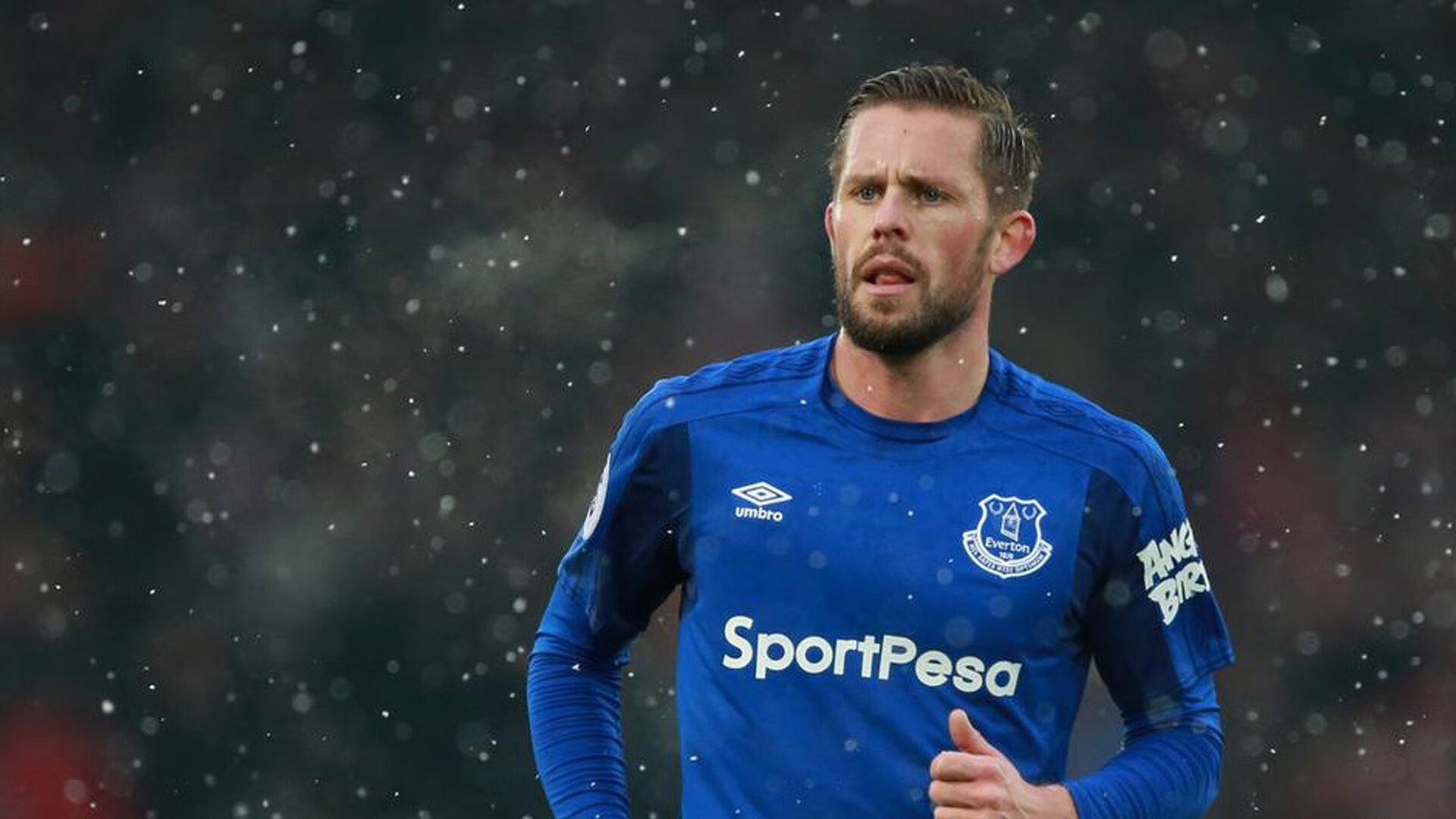 山东泰山半决赛惊险上海海港，德布劳内砍下15记关键球，全场沸腾